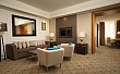 DoubleTree by Hilton Hotel Kazan City Center - Люкс с 1 спальней и балконом с кроватью размера "king-size" - Гостиная